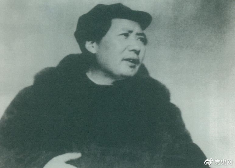 　　1949年3月23日，毛澤東率領(lǐng)中共中央機關(guān)離開西柏坡前往北平。出發(fā)時，他對周恩來說，今天是進(jìn)京的日子，進(jìn)京趕考去。我們決不當(dāng)李自成，我們都希望考個好成績。